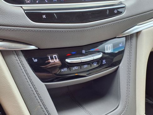 Used 2023 Cadillac XT5 Premium Luxury FWD image 8