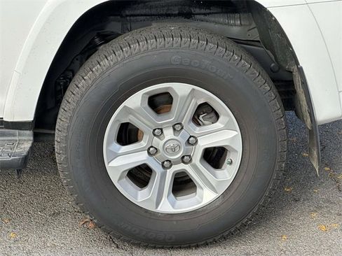 Used 2019 Toyota 4Runner SR5 Premium image 30