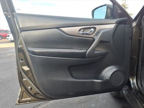 Used 2014 Nissan Rogue SV w/ SV Premium Package image 20