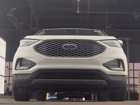 Used 2024 Ford Edge SEL w/ Convenience Package AWD/4WD image 11