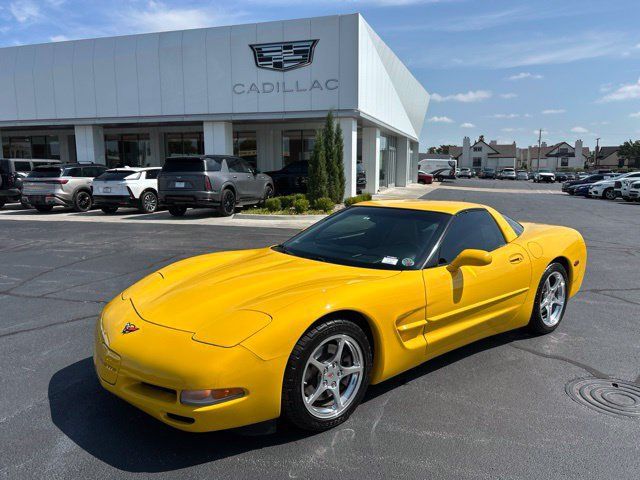 Used 2001 Chevrolet Corvette Coupe w/ Preferred Equipment Group2 RWD image 2