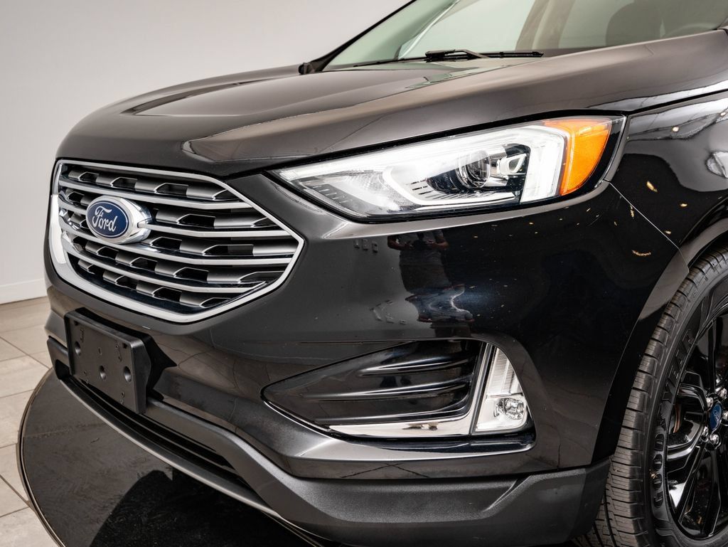 Used 2019 Ford Edge Titanium FWD image 3