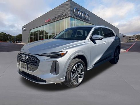 Certified 2025 Audi Q5 Premium w/ Premium Plus AWD/4WD image 1