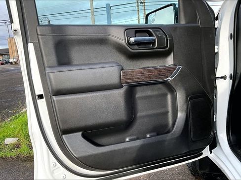 Used 2022 GMC Sierra 1500 SLE image 23