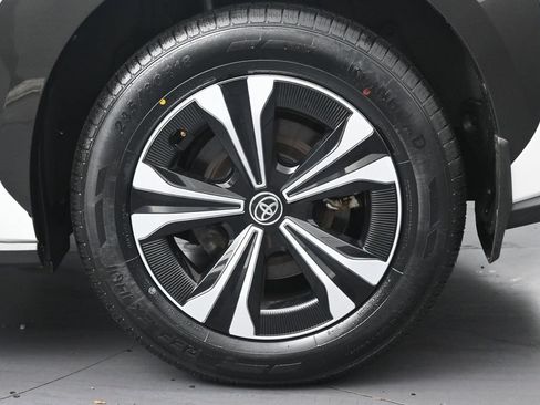 Used 2023 Toyota bZ4X AWD image 37