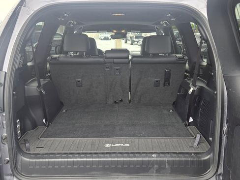 Used 2023 Lexus GX 460 Luxury w/ Accessory Package AWD/4WD image 16
