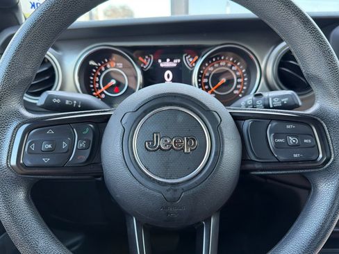 Used 2019 Jeep Wrangler Sport AWD/4WD image 22