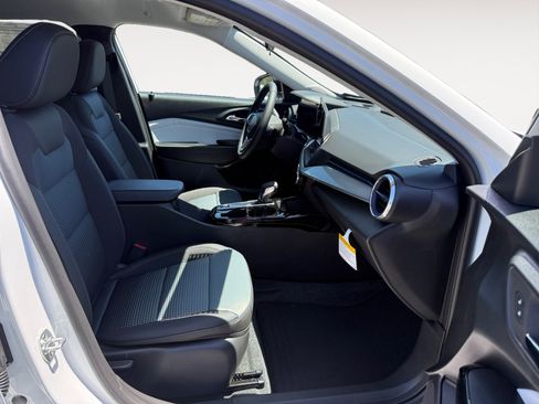 New 2026 Chevrolet Trax LT FWD image 19