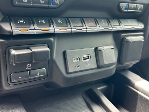 Used 2019 GMC Sierra 1500 AT4 w/ AT4 Premium Package AWD/4WD image 40