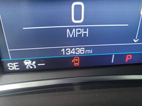 Used 2024 GMC Terrain SLE w/ Driver Convenience Package FWD image 29