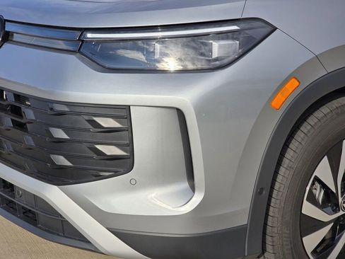New 2026 Volkswagen Tiguan S FWD image 6