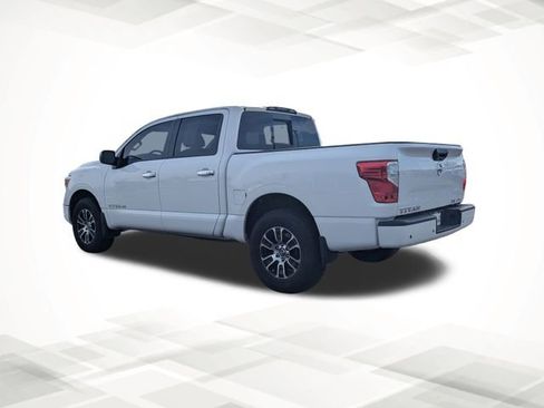 Used 2021 Nissan Titan SV w/ SV Convenience Package image 7