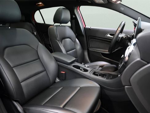 Used 2019 Mercedes-Benz GLA 250 4MATIC image 20
