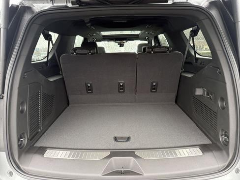 New 2026 Chevrolet Suburban High Country image 5