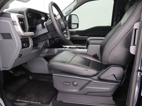 Used 2024 Ford F250 XLT w/ XLT Premium Package AWD/4WD image 8