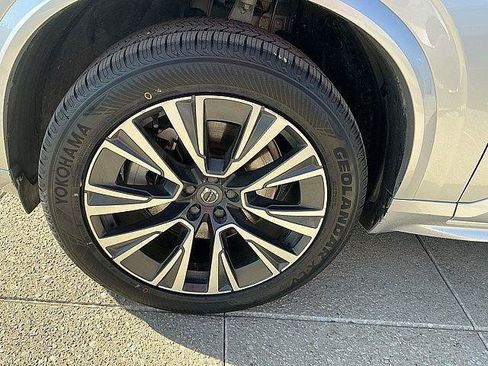 Used 2022 Volvo XC90 T6 Momentum w/ Advanced Package AWD/4WD image 13