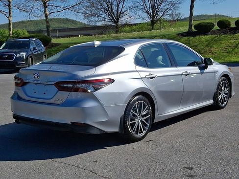 Used 2024 Toyota Camry XLE w/ Cold Weather Package FWD image 8