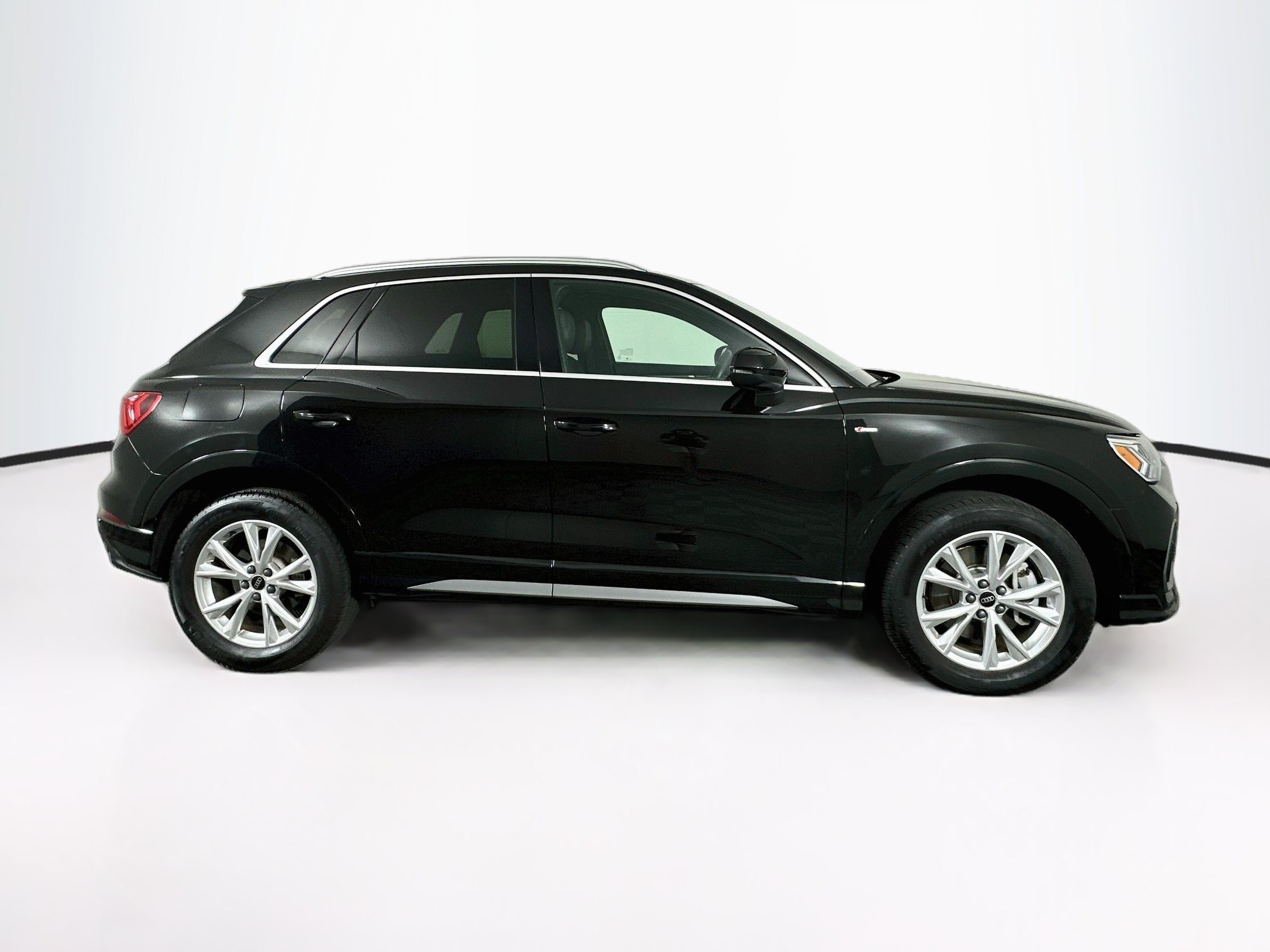 Used 2025 Audi Q3 2.0T Premium AWD/4WD image 10