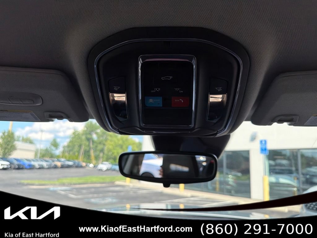 Used 2023 Jeep Grand Cherokee Limited AWD/4WD image 24