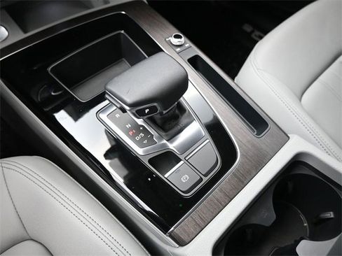 Used 2024 Audi Q5 2.0T Premium image 31