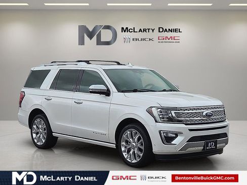Used 2019 Ford Expedition Platinum RWD image 1
