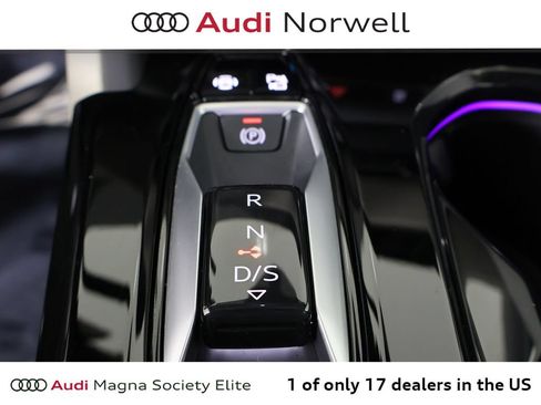Used 2025 Audi Q5 Premium w/ Convenience Package AWD/4WD image 4