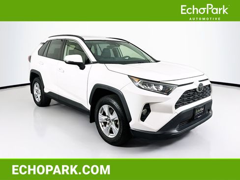 Used 2019 Toyota RAV4 XLE FWD image 1