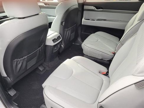 Certified 2025 Hyundai Palisade SEL image 6