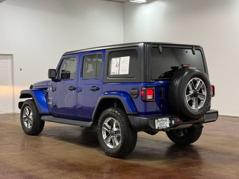 Used 2018 Jeep Wrangler Unlimited Sahara AWD/4WD image 26