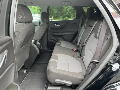 Used 2025 Chevrolet Blazer LT FWD image 22