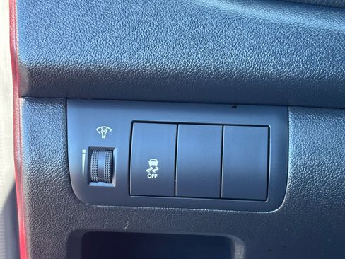 Used 2011 Kia Forte SX image 21