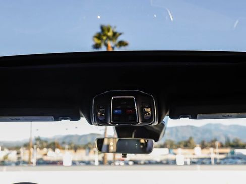 New 2025 Jeep Grand Cherokee Altitude image 17