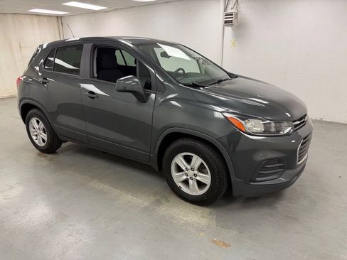 Used 2020 Chevrolet Trax LS FWD image 7