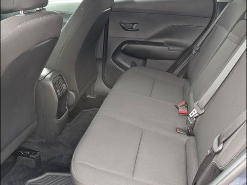 Used 2025 Hyundai Kona SEL FWD image 11