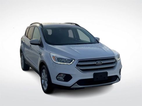 Used 2019 Ford Escape SEL image 3