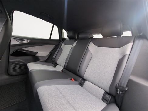 New 2025 Volkswagen ID.4 Pro image 13