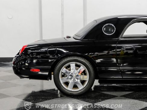 Used 2002 Ford Thunderbird image 32