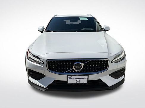 New 2026 Volvo V60 B5 Cross Country Plus w/ Climate Package image 8