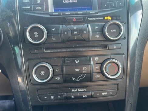 Used 2017 Ford Explorer Base image 22