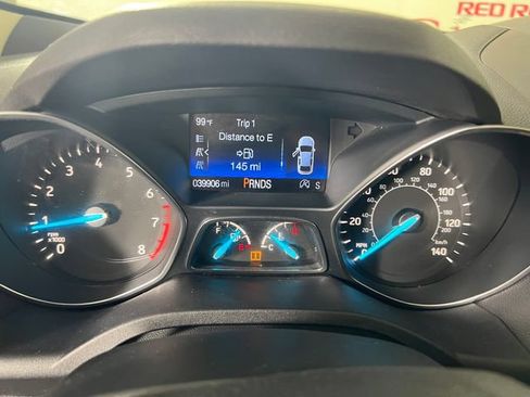 Used 2017 Ford Escape SE w/ Equipment Group 201A AWD/4WD image 16