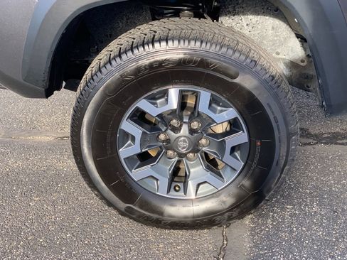 Used 2023 Toyota Tacoma TRD Off-Road image 9