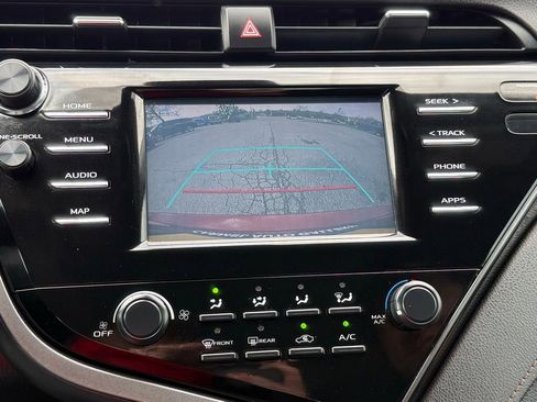 Used 2019 Toyota Camry LE FWD image 29