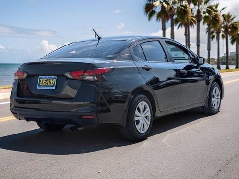 Used 2021 Nissan Versa S FWD image 5