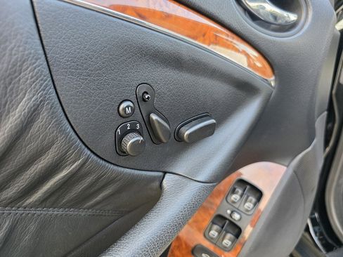 Used 2009 Mercedes-Benz CLK 350 Coupe image 6