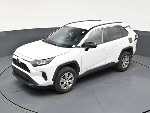 Used 2020 Toyota RAV4 LE FWD image 12