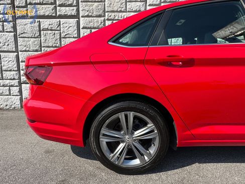 Used 2019 Volkswagen Jetta R-Line FWD image 12