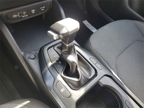 Used 2025 Kia K4 LXS image 26