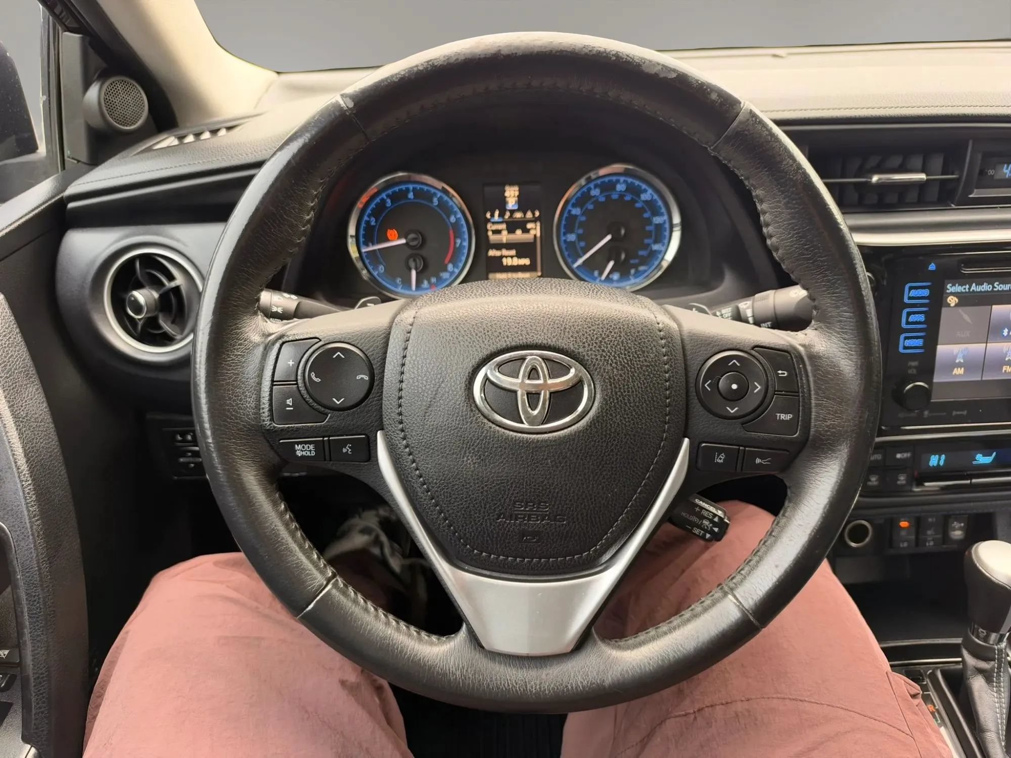 Used 2017 Toyota Corolla XSE FWD image 12