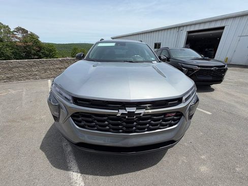 New 2026 Chevrolet Trax RS w/ Driver Confidence Package FWD image 8