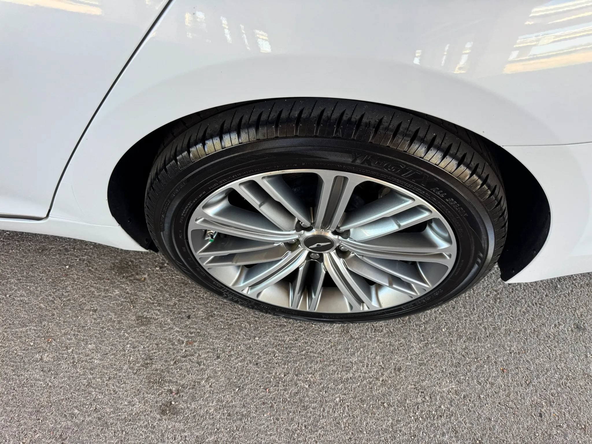 Used 2018 Genesis G80 3.8 w/ Option Group 02 RWD image 32